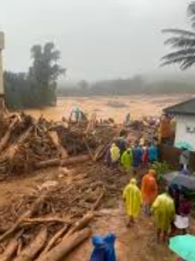 Wayanad Landslide : मलबे के बीच अपनों की तलाश, दर-दर भटकते परिजन